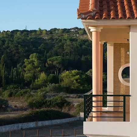 Sophia Mountain * Yírion